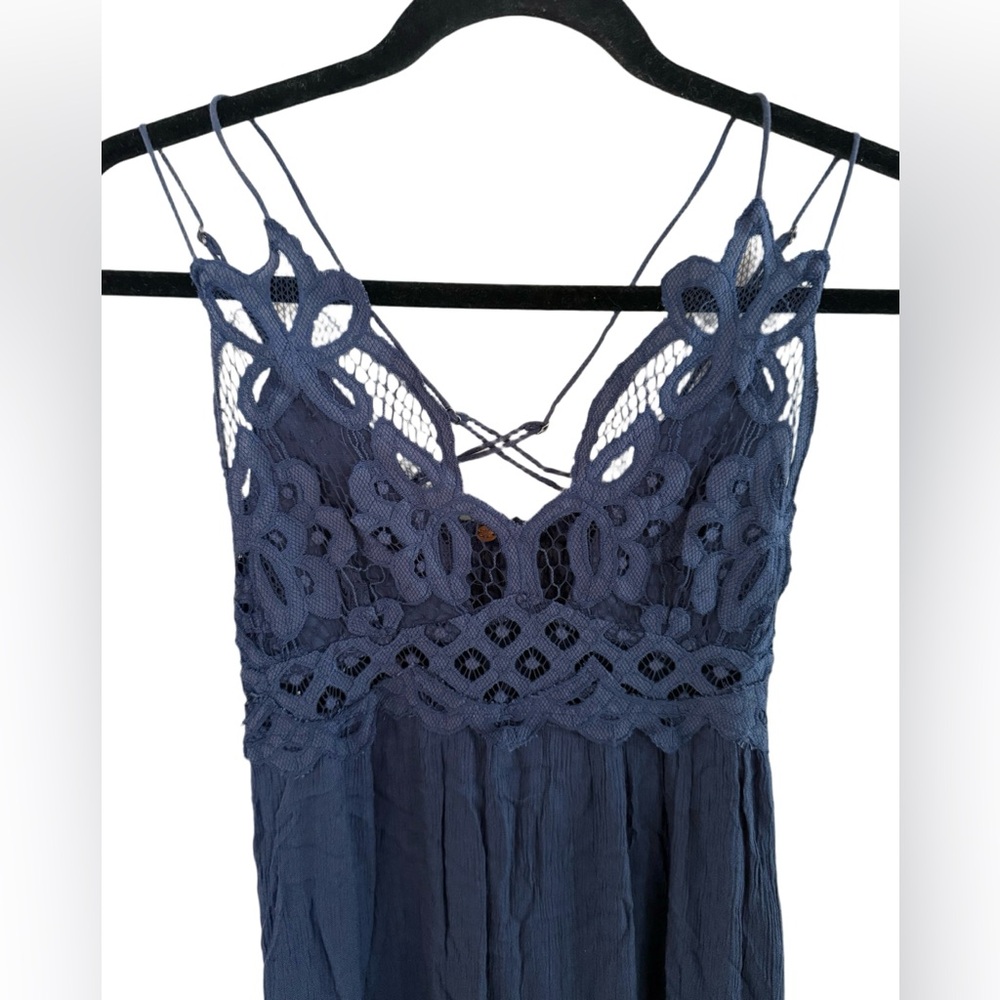 FREE PEOPLE *NWT* Adella Crochet Maxi Dress in Midnight Blue/Navy Size XS - Picture 10 of 11